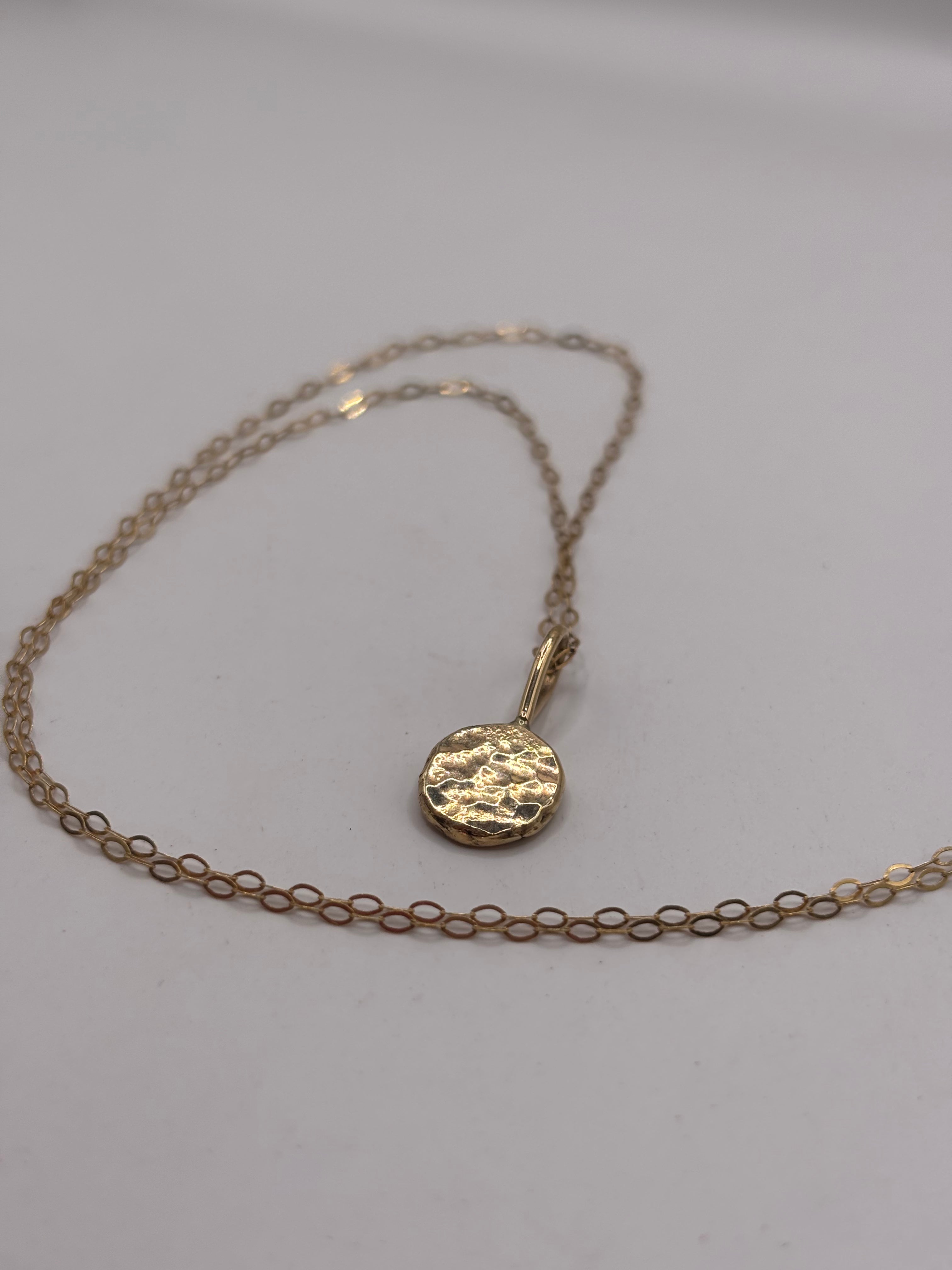 9ct Gold Pebble Necklace